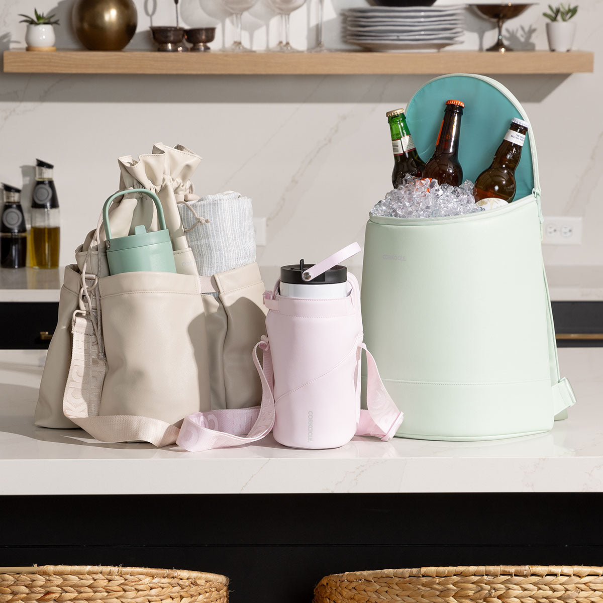 beverage-bucket-bag-a1 6c4793ad3b8e--group-lifestyle1.jpg
