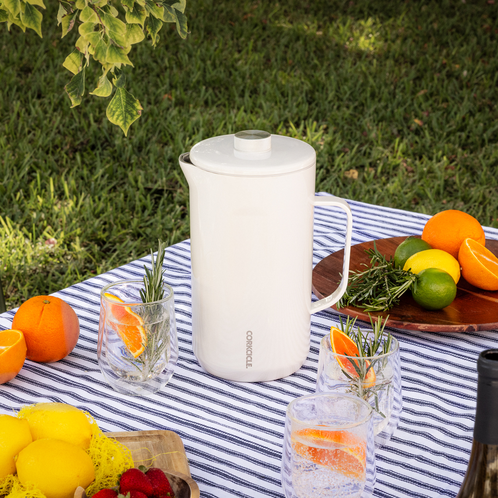pitcher-m6 OatmilkPitcher_Lifestyle.png